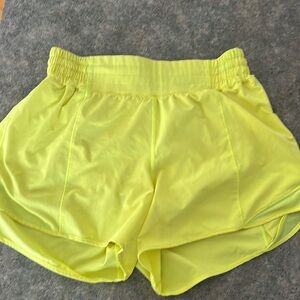 Lululemon hot hotty shorts size 8